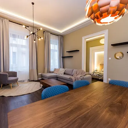 D.five Gold Apartment Budapest