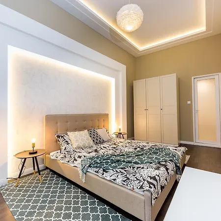 D.five Gold * Budapest