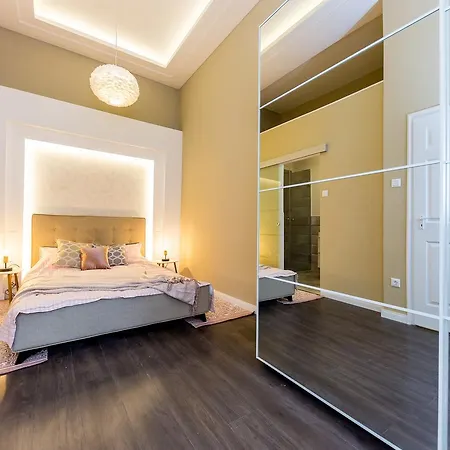 D.five Gold Apartment